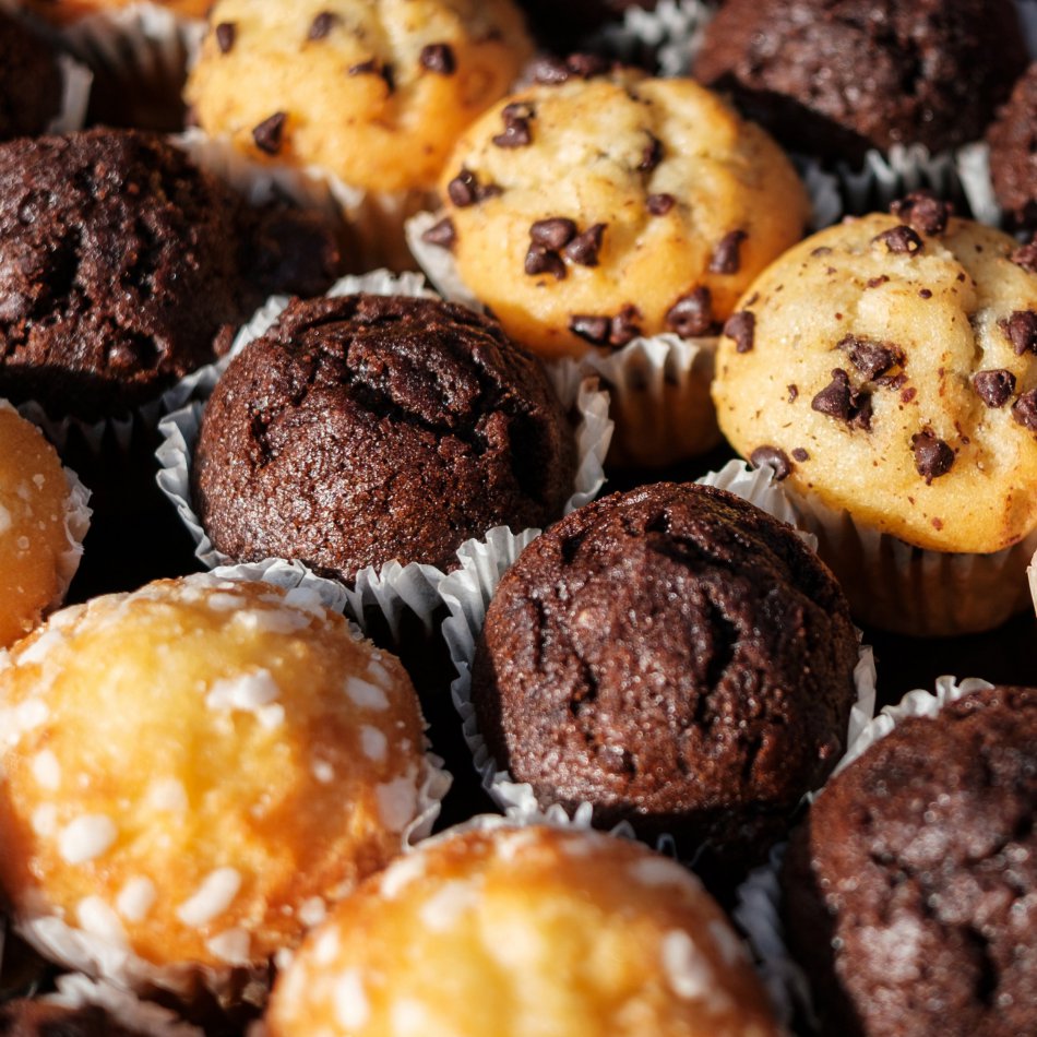 Mini Muffins (20 stuks) – Mix van Chocolade, Noten, Red Velvet & Bosvruchten